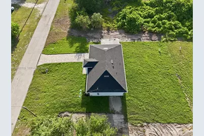 758 Long Distance Ln, Lehigh Acres, FL 33974 - Photo 8