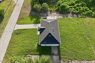 758 Long Distance Ln, Lehigh Acres, FL 33974 - Photo 8