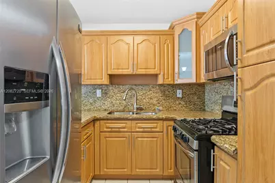 1300 W 47th Pl #223, Hialeah, FL 33012 - Photo 8