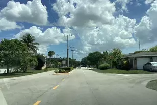 4915 NW 47th Terrace, Tamarac, FL 33319 - Photo 2
