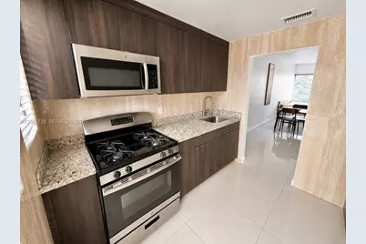 1027 94th St #4, Bay Harbor Islands, FL 33154 - Photo 4
