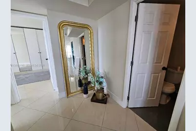 18041 Biscayne Blvd #1805, Aventura, FL 33160 - Photo 12