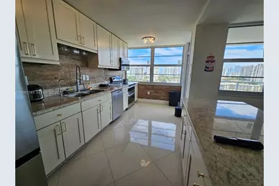 18041 Biscayne Blvd #1805, Aventura, FL 33160 - Photo 2