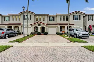 220 Riverwalk Cir, Sunrise, FL 33326 - Photo 4