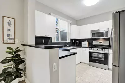 220 Riverwalk Cir, Sunrise, FL 33326 - Photo 14