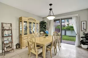 220 Riverwalk Cir, Sunrise, FL 33326 - Photo 10