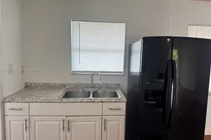 717 SW 79th Ave, North Lauderdale, FL 33068 - Photo 4
