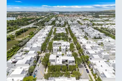 10545 NW 63rd Ter, Doral, FL 33178 - Photo 14