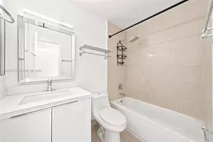 9674 Fontainebleau Blvd, Miami, FL 33172 - Photo 46