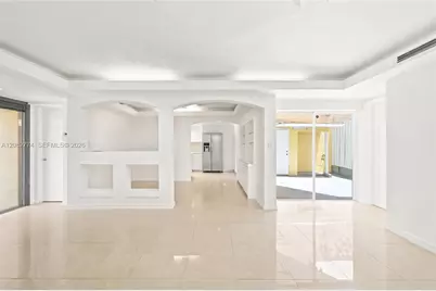 9674 Fontainebleau Blvd #28, Miami, FL 33172 - Photo 4