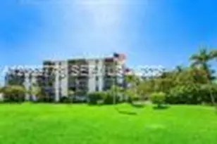 20500 W Country Club Dr, Aventura, FL 33180 - Photo 2