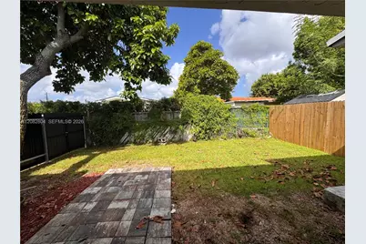 3632 SW 87th Ave #FRONT, Miami, FL 33165 - Photo 14