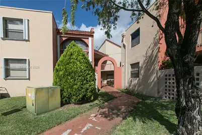 10241 NW 9 Street Cir #109-5, Miami, FL 33172 - Photo 2