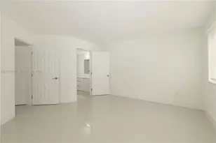10241 NW 9 Street Circle, Miami, FL 33172 - Photo 6