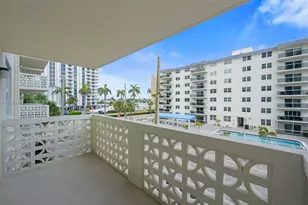 1901 S Ocean Dr, Hollywood, FL 33019 - Photo 2
