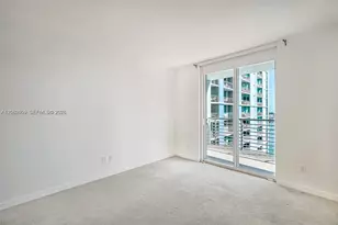 325 NE Biscayne Blvd, Miami, FL 33131 - Photo 16