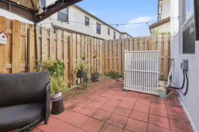 201 SW 159th Way, Pembroke Pines, FL 33027 - Photo 12
