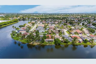 354 SW 183rd Way, Pembroke Pines, FL 33029 - Photo 38
