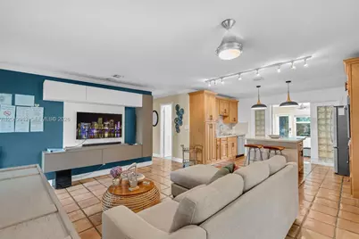 100 NE 26th Dr #100, Wilton Manors, FL 33334 - Photo 8