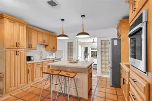 100 NE 26th Dr, Wilton Manors, FL 33334 - Photo 10