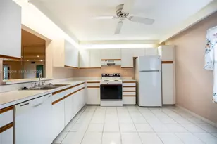 150 S Hollybrook Terrace, Pembroke Pines, FL 33025 - Photo 6