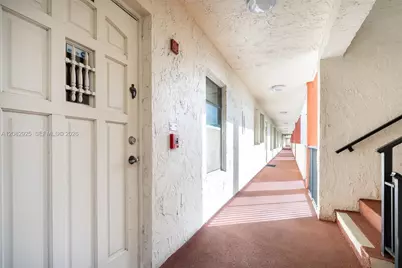 150 S Hollybrook Ter #208, Pembroke Pines, FL 33025 - Photo 1