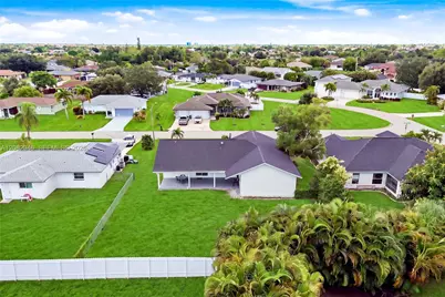 256 SE Santa Barbara Pl, Other City - In The State Of Florida, FL 33990 - Photo 6