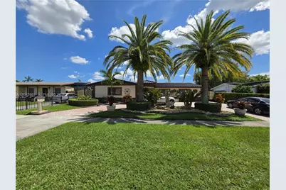 8450 NW 178th St, Hialeah, FL 33015 - Photo 1