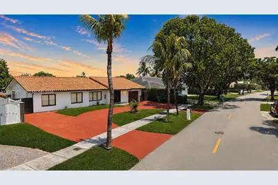 9831 SW 4th St, Miami, FL 33174 - Photo 2