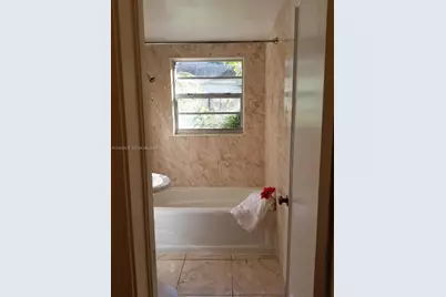 1610 Michigan Ave #5, Miami Beach, FL 33139 - Photo 12