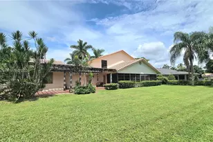 12724 Westport Cir, Wellington, FL 33414 - Photo 18