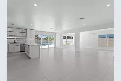 421 S 56th Ter, Hollywood, FL 33023 - Photo 6