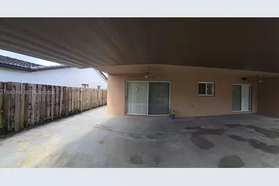 18045 SW 154th Pl, Miami, FL 33187 - Photo 2