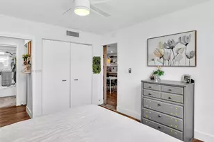 1700 NE 191st St, Miami, FL 33179 - Photo 30
