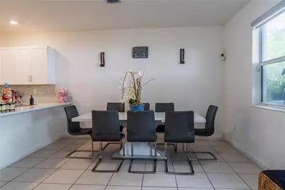 2641 SE 12th St, Homestead, FL 33035 - Photo 8