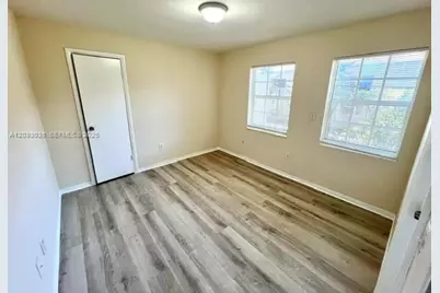 696 NE 85th St #1, Miami, FL 33138 - Photo 6