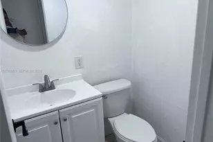 4651 NW 9th Dr, Plantation, FL 33317 - Photo 8