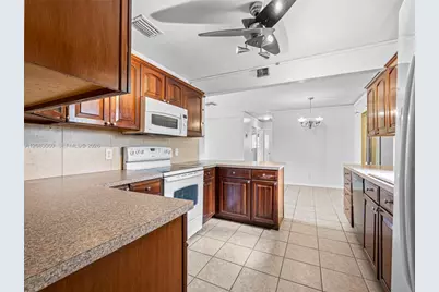 3180 Carol Ave, Palm Springs, FL 33461 - Photo 8