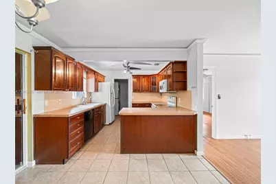 3180 Carol Ave, Palm Springs, FL 33461 - Photo 6