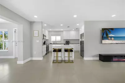 1104 N 13th Ter, Hollywood, FL 33019 - Photo 8