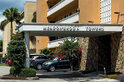 301 NE 14th Ave #504, Hallandale Beach, FL 33009 - Photo 2