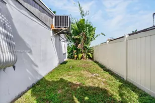 5619 NE 6th Ave, Oakland Park, FL 33334 - Photo 24