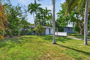 5619 NE 6th Ave, Oakland Park, FL 33334 - Photo 4