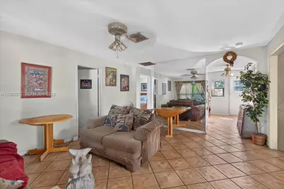5619 NE 6th Ave, Oakland Park, FL 33334 - Photo 10