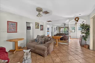 5619 NE 6th Ave, Oakland Park, FL 33334 - Photo 10