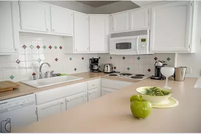1390 Ocean Dr #201, Miami Beach, FL 33139 - Photo 10