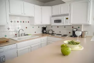 1390 Ocean Dr, Miami Beach, FL 33139 - Photo 10