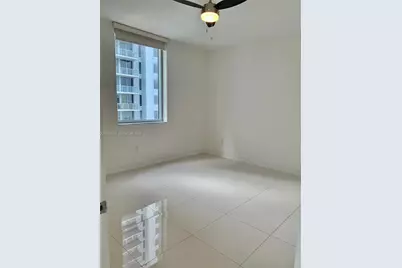 1060 Brickell Ave #1713, Miami, FL 33131 - Photo 10