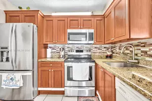 11492 NW 43rd St, Coral Springs, FL 33065 - Photo 8