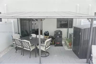 10589 W 32nd Ln, Hialeah Gardens, FL 33018 - Photo 38